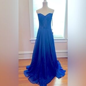 La femme prom dress